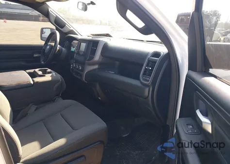 2024 Ram 1500 Tradesman 4X4 6'4 Box z USA, uszkodzony, nr VIN 1C6RRFCG7RN203452